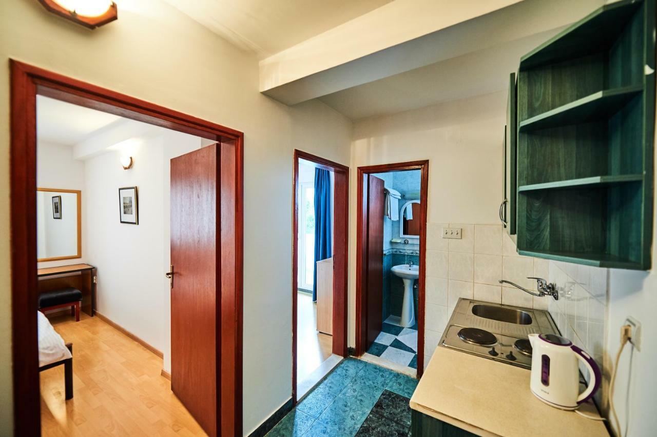 Family Apartments Mont Budva Exterior photo